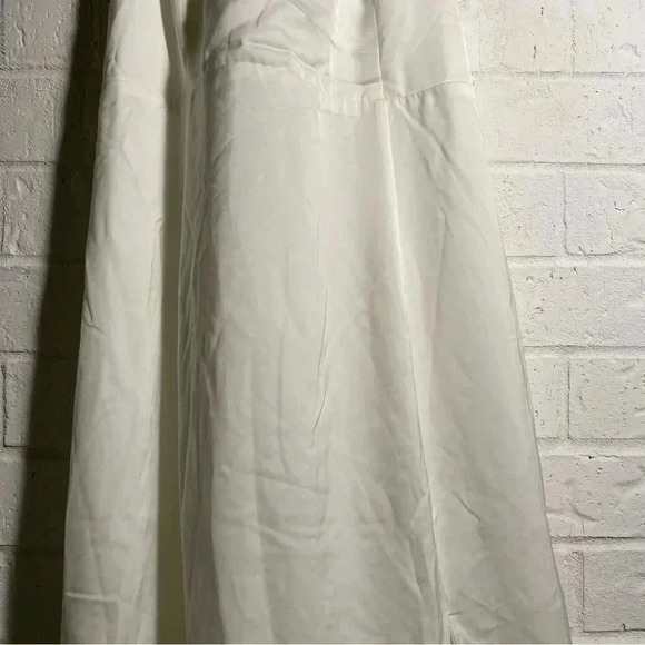 Lulu’s Bridal Dress Size Large Halter Neck Soft Cut Out Back  White Button Train - Picture 13 of 14